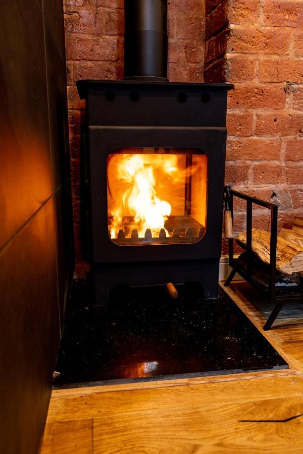 Vip - 2 Bedroom Grade 2 Luxury Industrial House With Log Burning Fire & Electric Blinds In The Heart Of The Jq Hébergement de vacances Birmingham