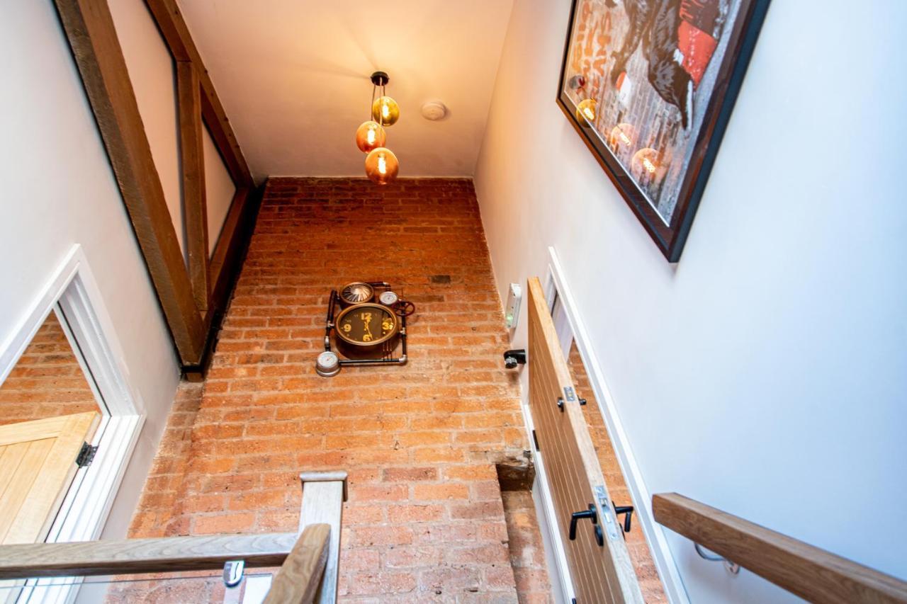 Vip - 2 Bedroom Grade 2 Luxury Industrial House With Log Burning Fire & Electric Blinds In The Heart Of The Jq Hébergement de vacances Birmingham